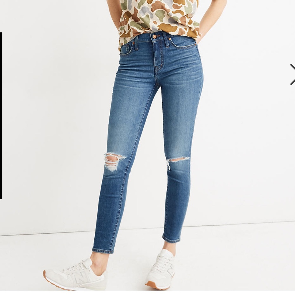 Petite 9" Mid-Rise Skinny Crop Jeans in Delmar Wash: Eco Edition Item K7519